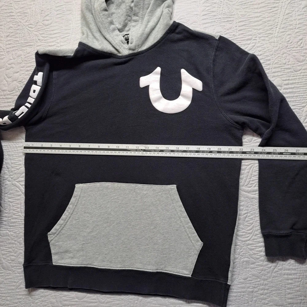 True Religion Color Block Pullover Hoodie Mens Medium Black Grey Excellent Logo